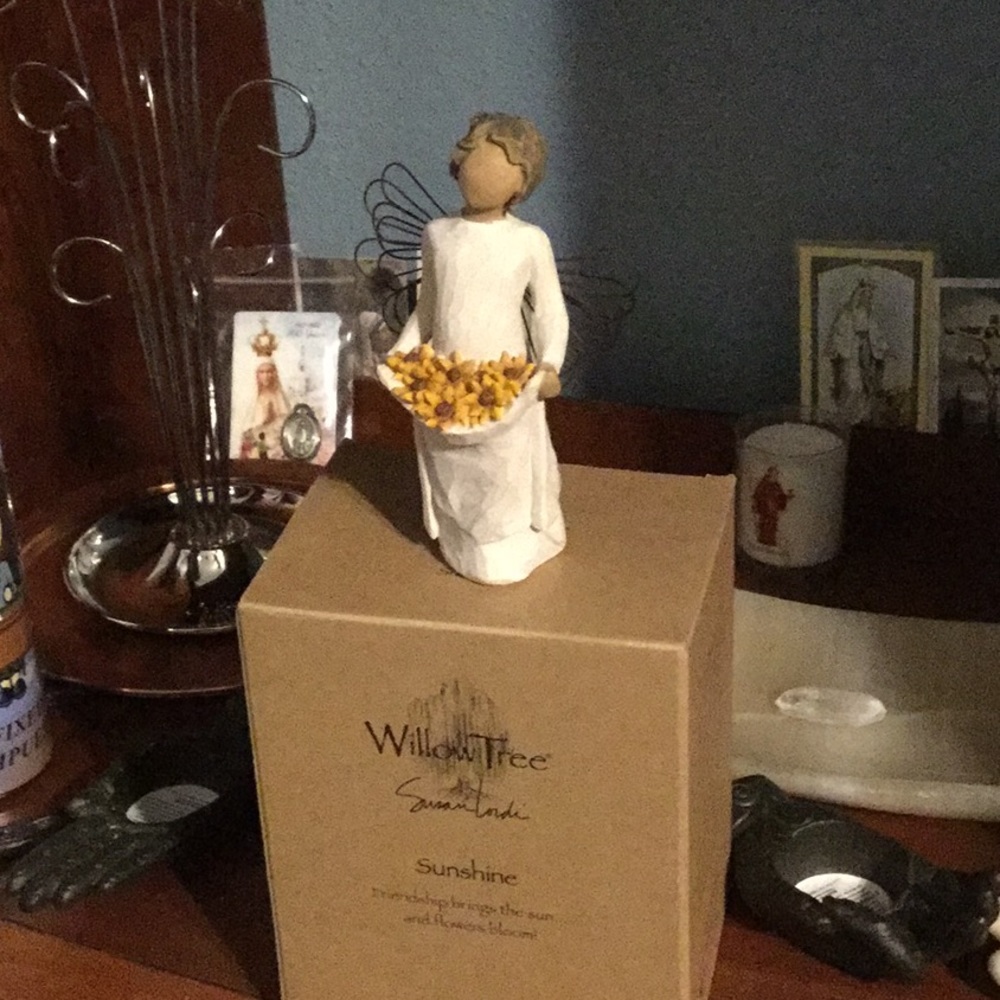 New Without Tag! Willow Tree. Sunshine